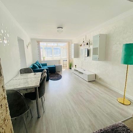 Apartament Tiron In Centru Orasului กูรา ฮูมอรูลุย ภายนอก รูปภาพ
